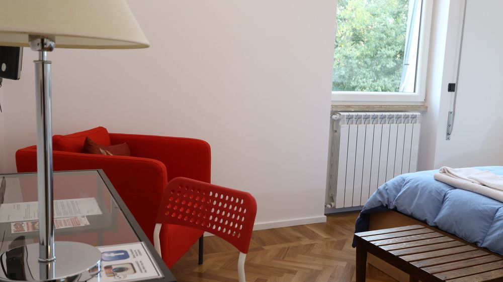 Room In Roma Isole