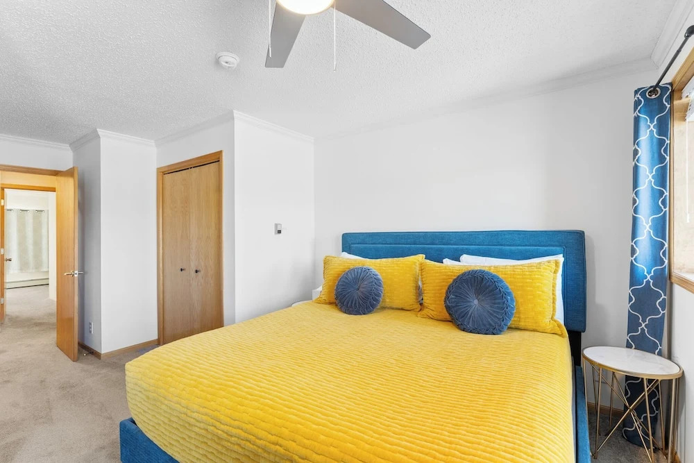 Saddle Ridge Townhomes #253 : 2