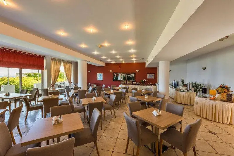 Niforeika Beach Hotel & Bungalows