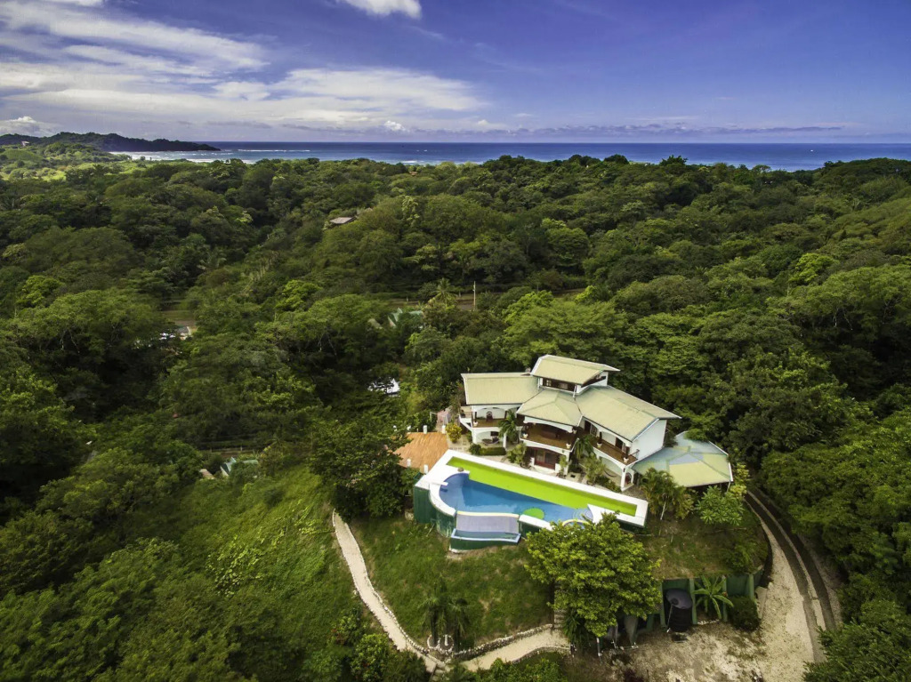 Jungles Edge Hotel, Jiu Jitsu, Muay Thai Retreat Center
