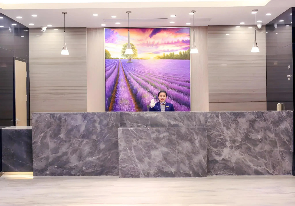 Lavande Hotel Wuhan Nanhu WalMart Branch