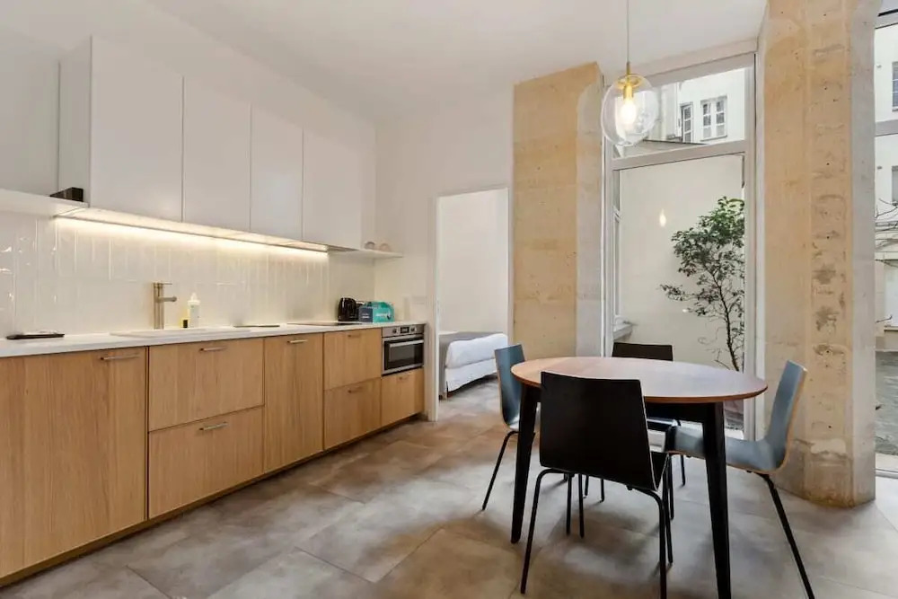 Contemporary & Comfortable 2 Bedroom Apartment in Paris