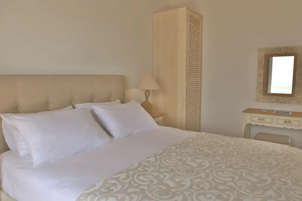 Theasis Luxury Suites