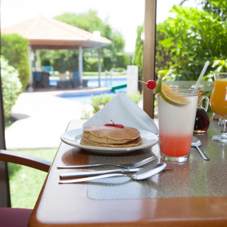 Hotel Paradise Inn