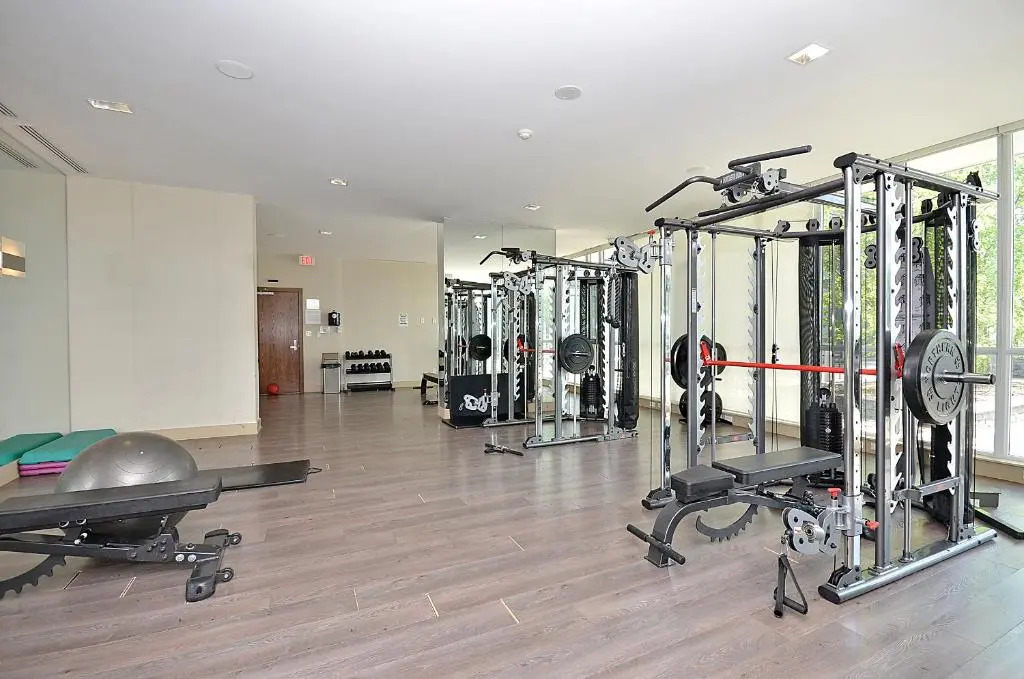 Royal Stays Furnished Apartments - Missisauga City Centre