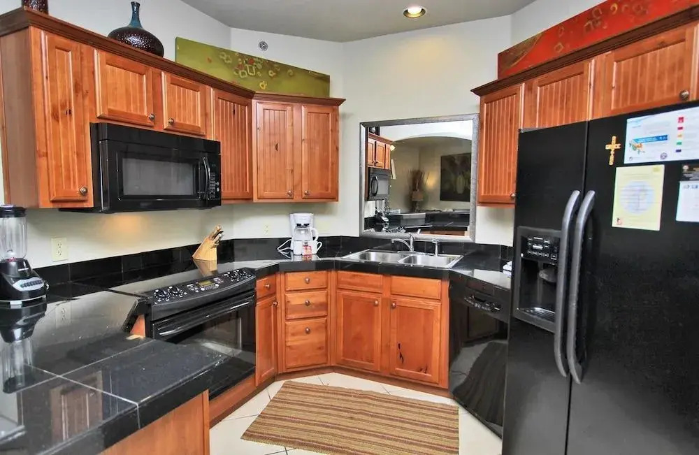 Emerald Greens 1102 - 1 Br condo