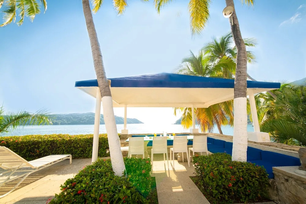 Exclusiva Villa frente al Mar en Playa Pichilingue, Acapulco