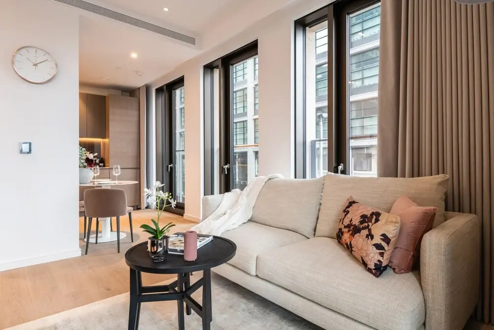 Sensational Studio Apartment in Londons Vibrant Canary Wharf