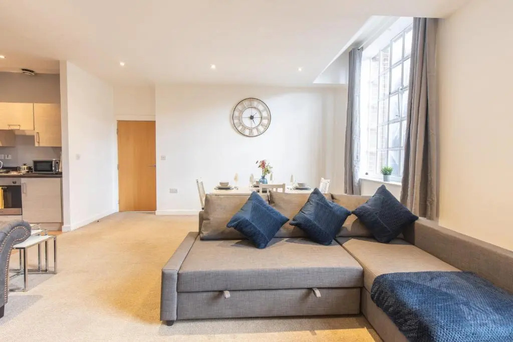 Luxury, Spacious Apartment In City Centre