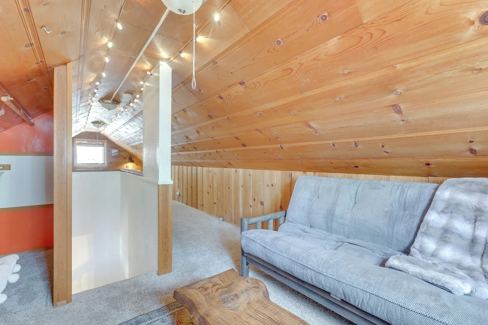 Tahoe Home in the Pines: Quiet Neighborhood!
