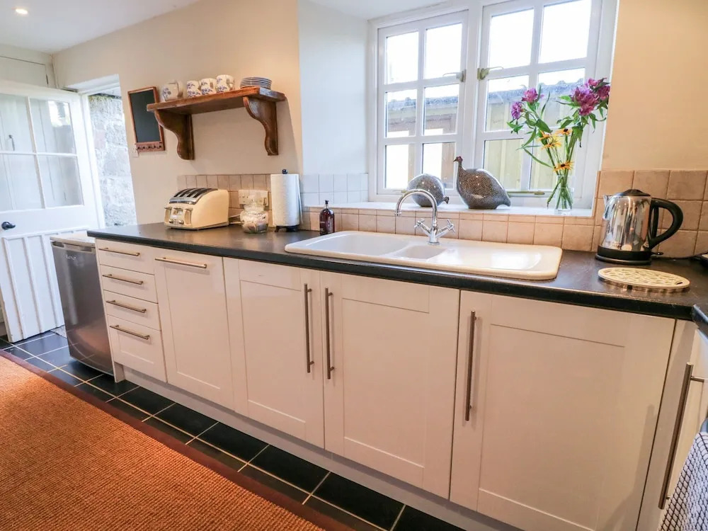 Spinsters Rock Cottage