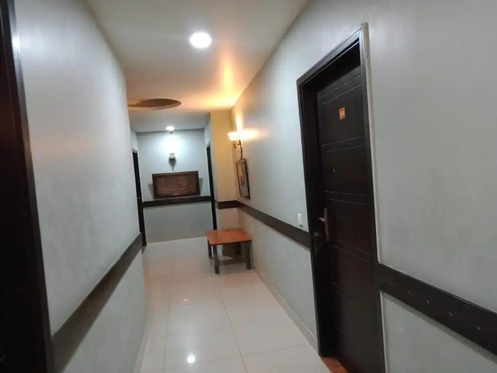 Hira Guest House