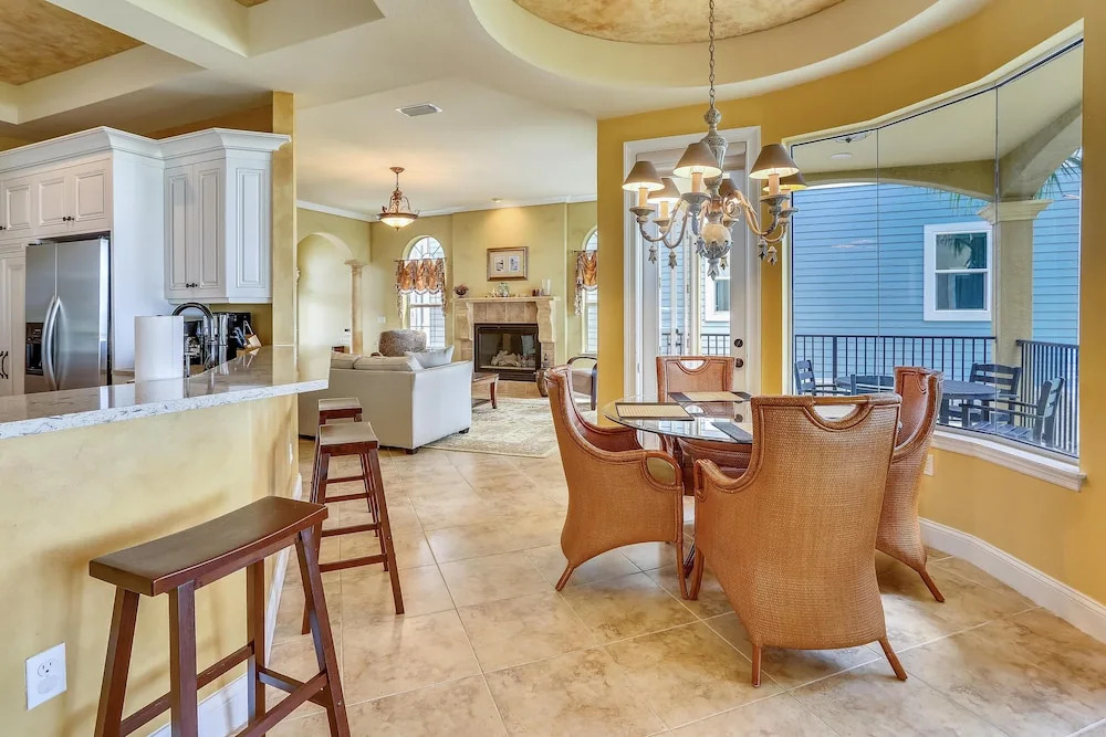 Hidden Treasure - Beach Front, Pool-spa
