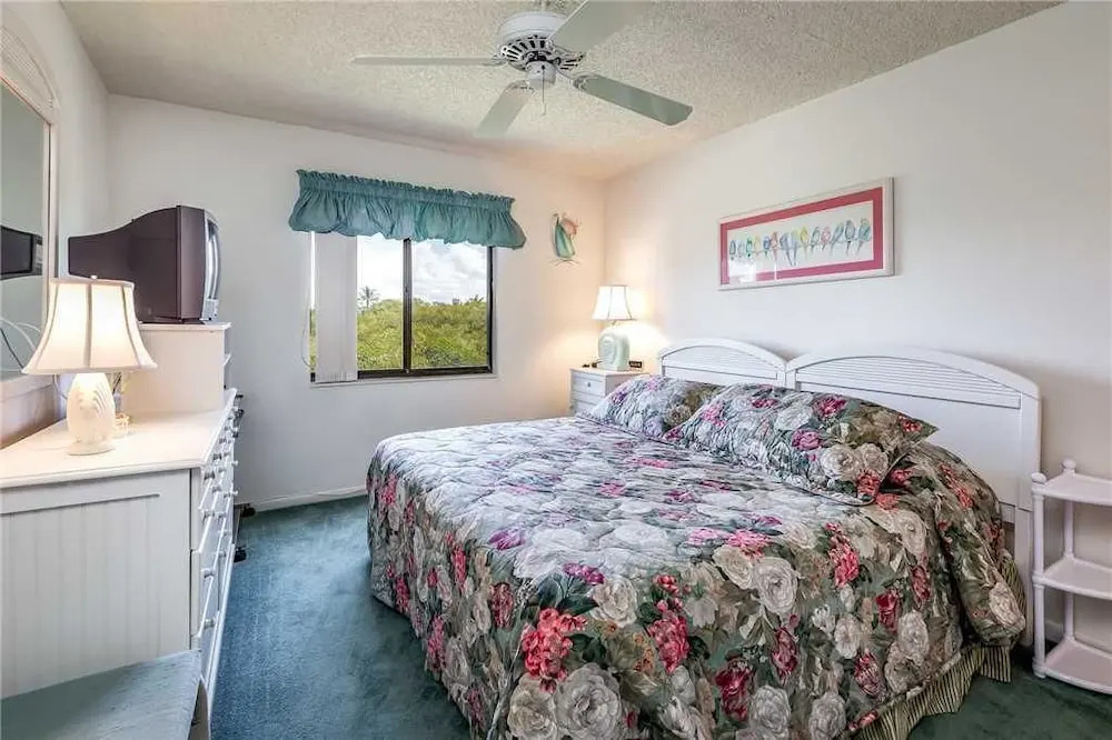 Admirals Bay 152 - Two Bedroom Condo
