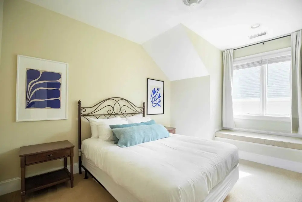 Oceanfront, Pool+hot Tub, Game Room, Views Steps to Beach Lido by Avantstay