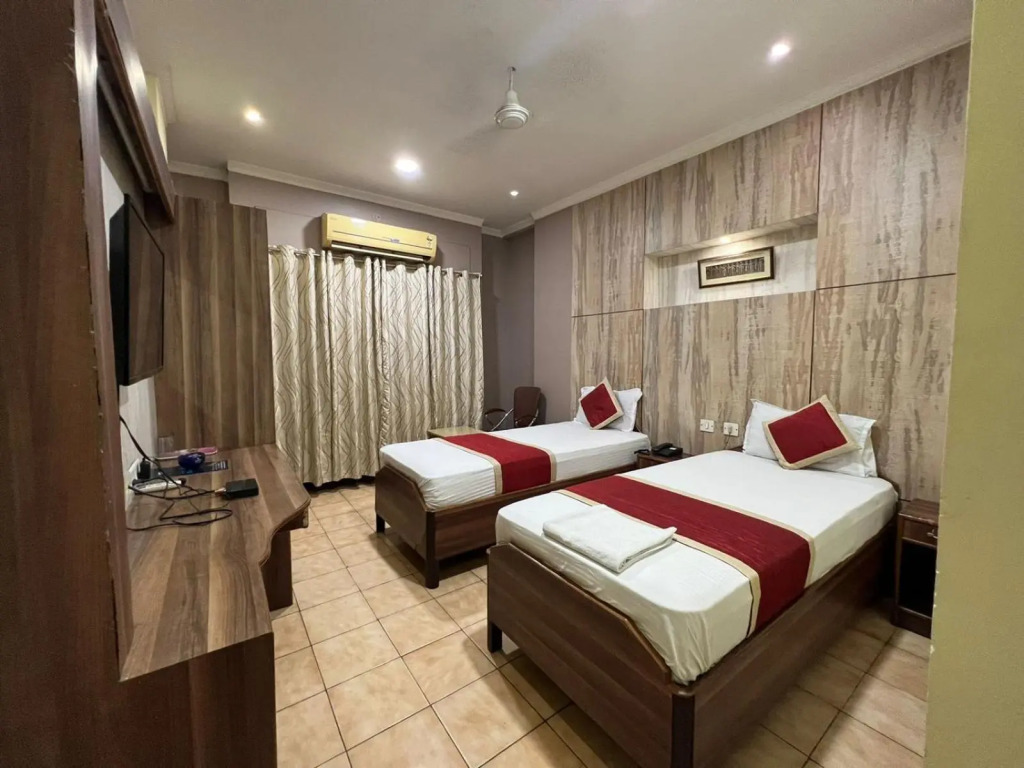 Hotel Bluemoon