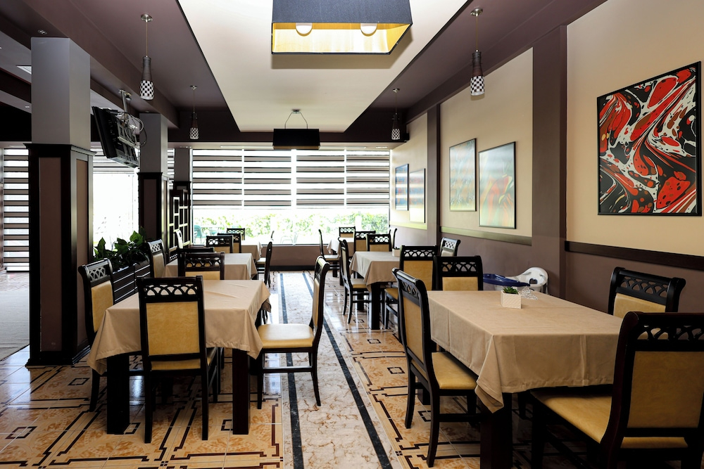 Opus Hotel