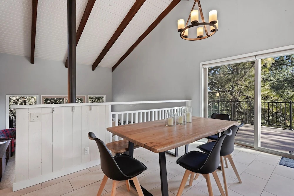 Pet-Friendly Pine Knoll Private Home with Hot Tub and Fire Pit by RedAwning