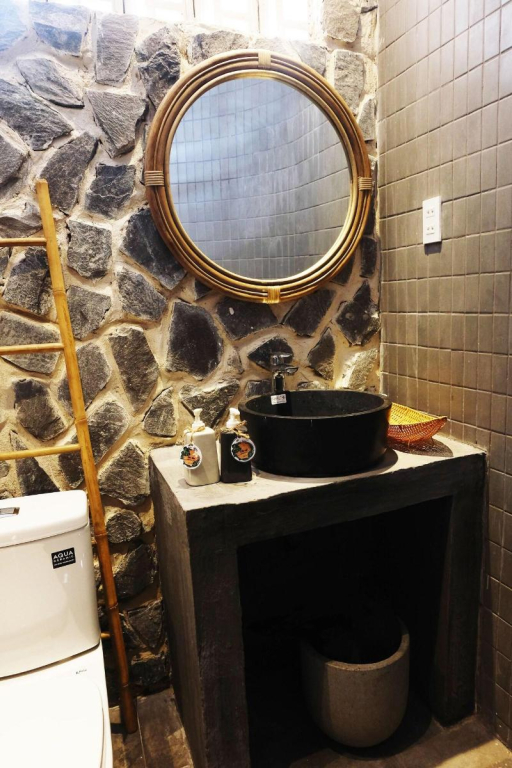 Green River Boutique Home