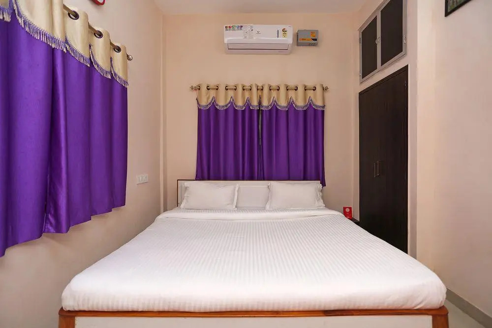 OYO 9345 Aditya Home