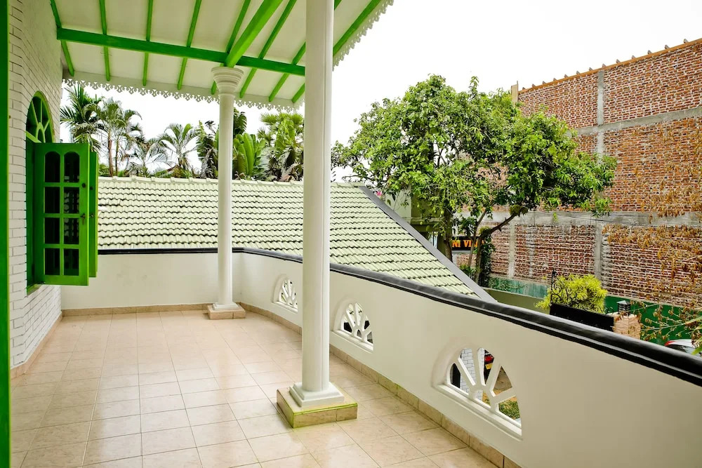 Negombo Beach by Flipflop Hostels