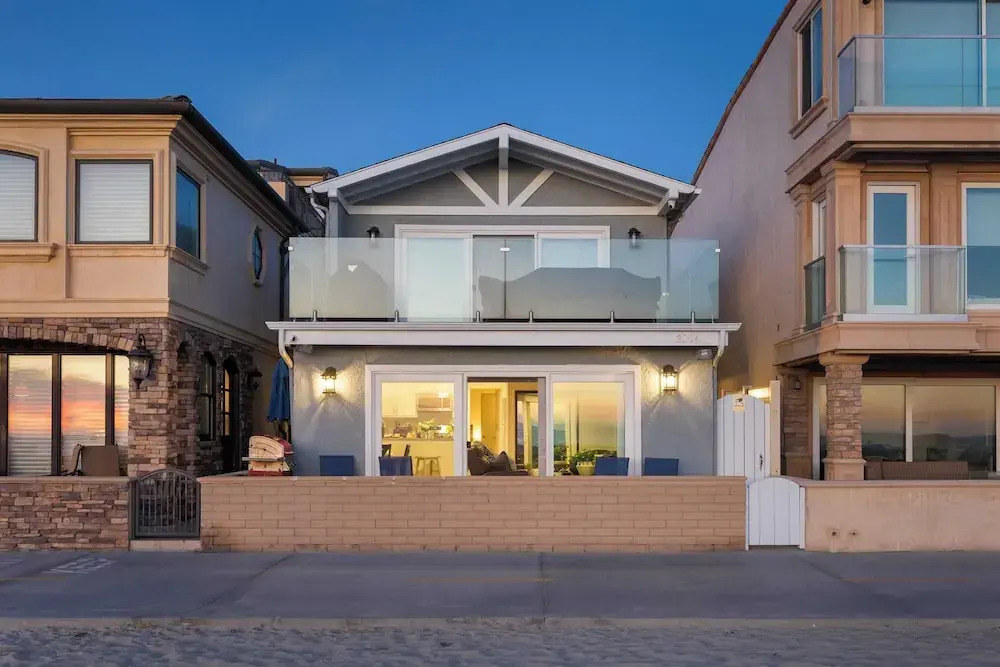Balboa Breeze by Avantstay Beachfront Retreat + Ocean View