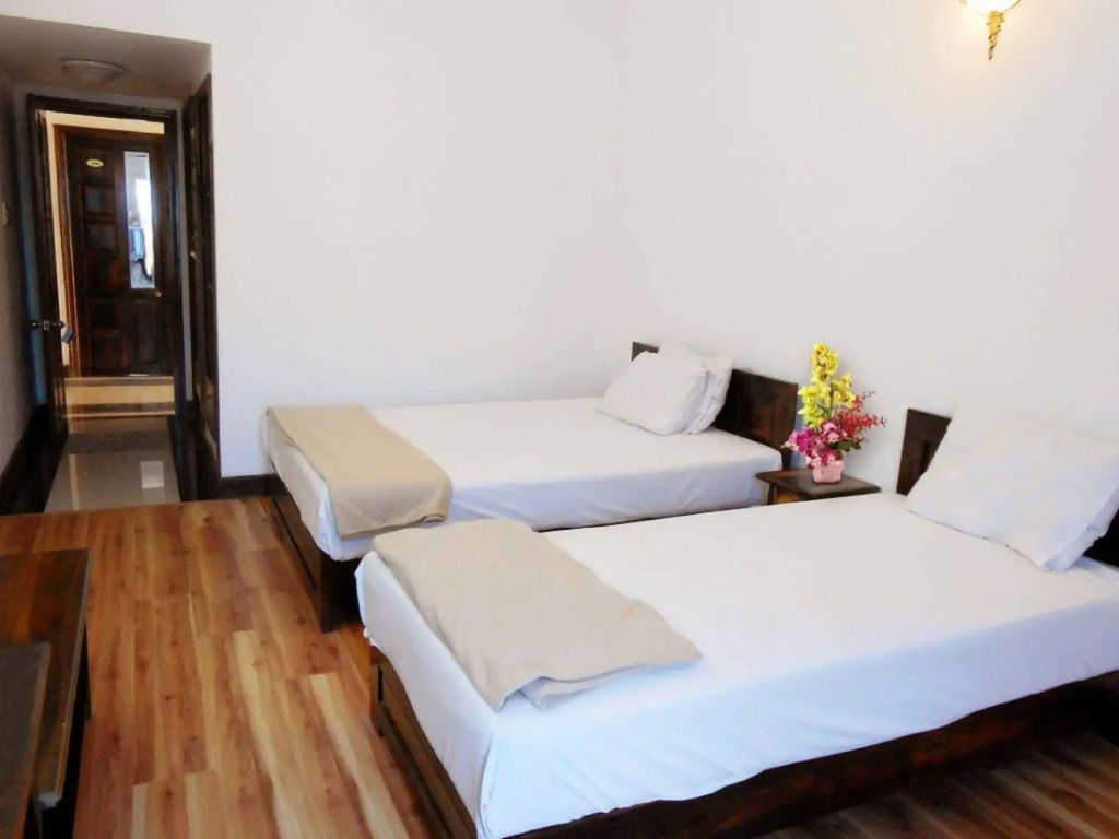 Yasaka Huong Sen Restaurant & Hotel