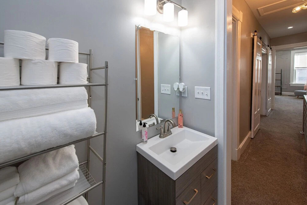 The Incline Suite 2