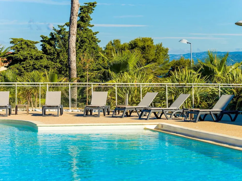 Duplex Cabin Apartment for 8 in Var