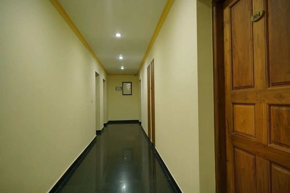 OYO 24059 Munnar Crown