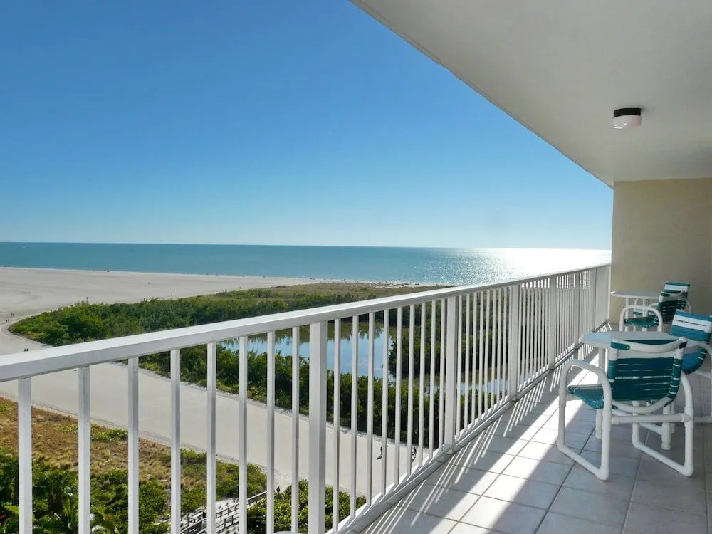 Alluring Beachfront Condo With Pool and Ocean Views