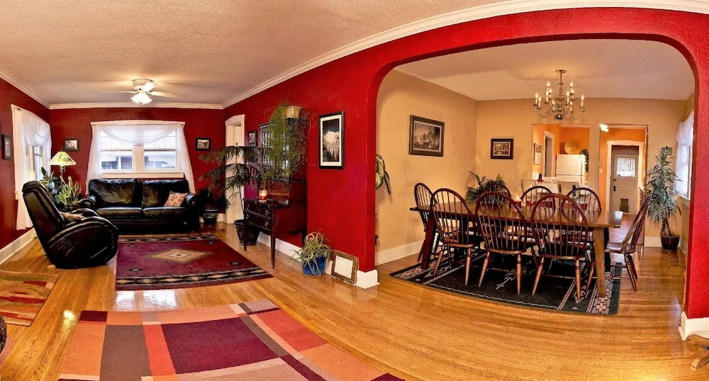 Downtown 4-Bedroom Home with a Big Back yard