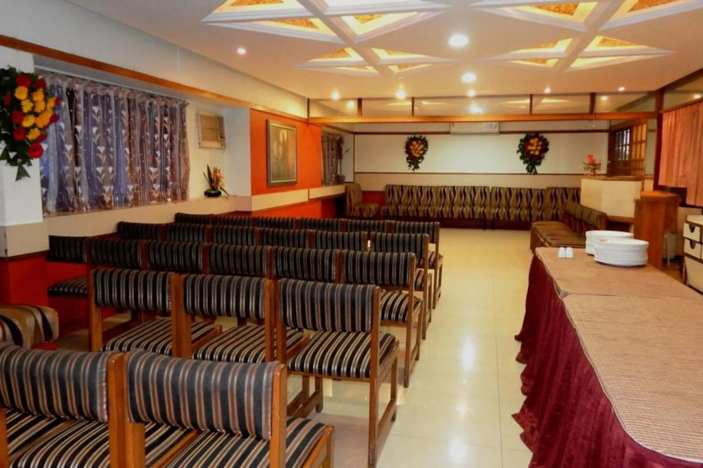 Hotel Raviraj