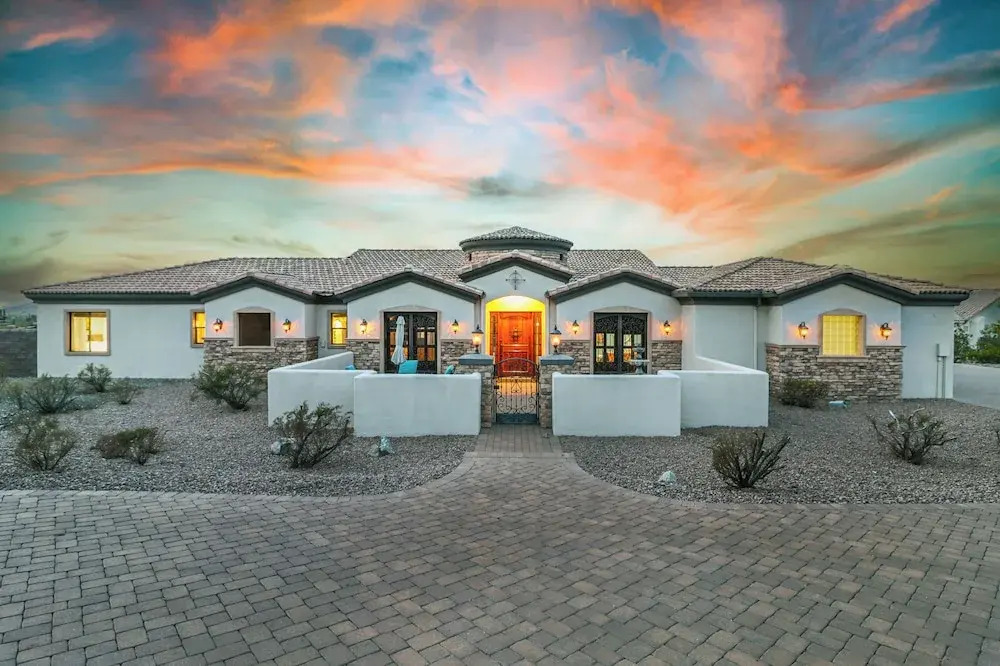 Pool and Spa! Phoenix Mansion Near Spring Training
