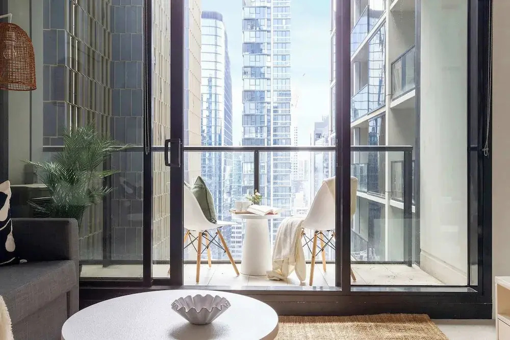 Serene 2BR Apartment in the Heart of Melbourne