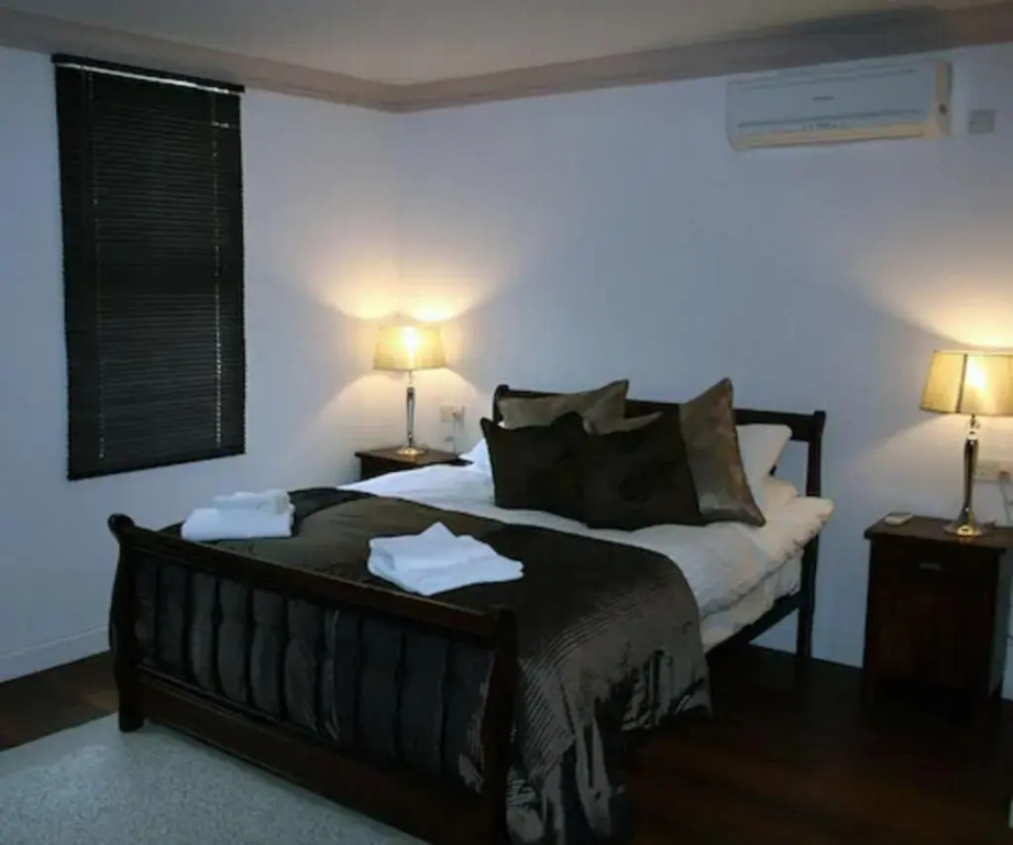 Leaside Hotel