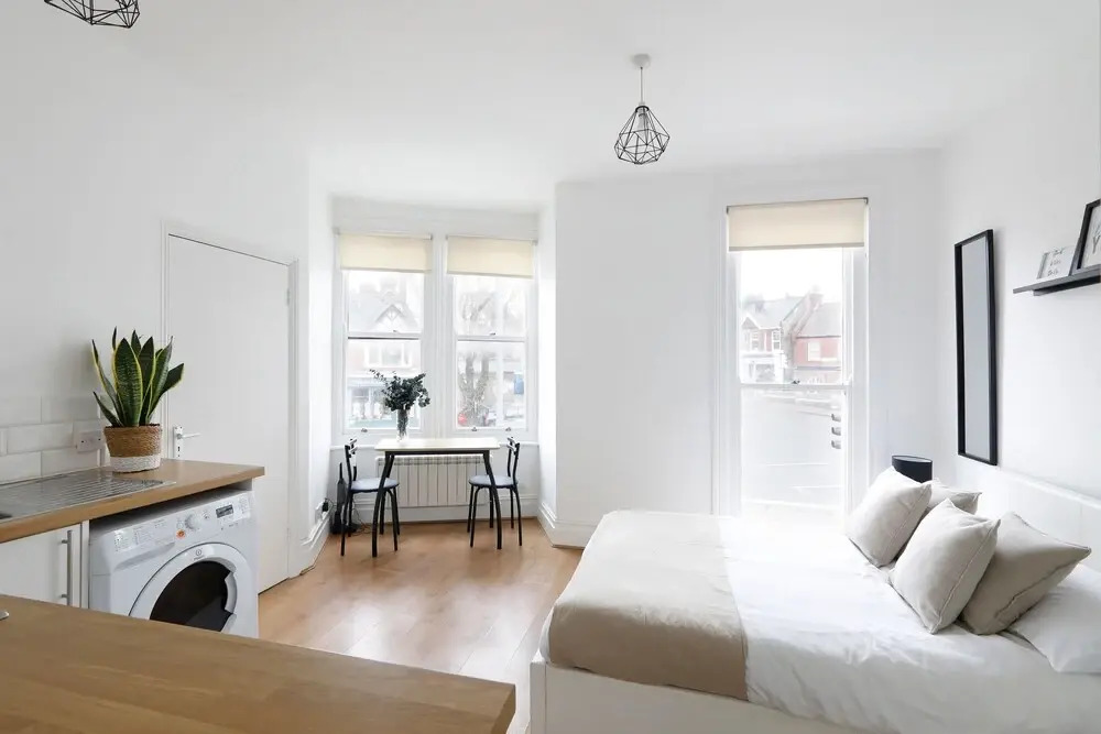 Bright Cosy Studio Perfect Base
