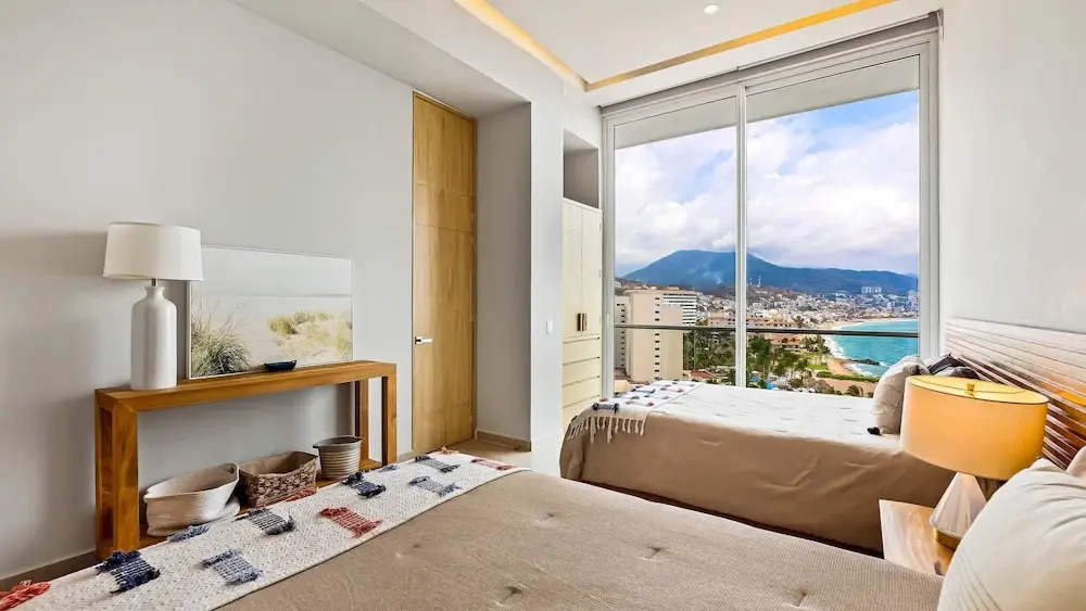 Oceanview Luxury 4BR Penthouse