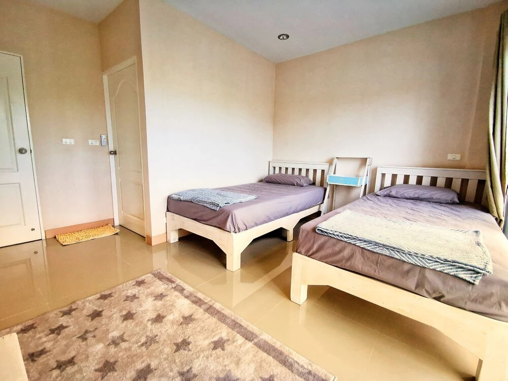 1314a Homesat Night Market Near Airport Old City Free Pick up for 3 Days