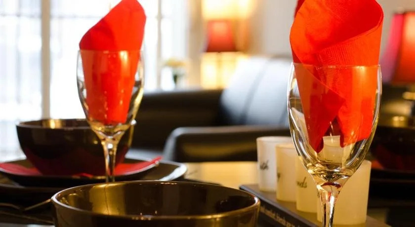Royal Stays Suites - Blue Jays Way
