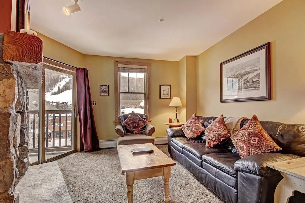 8401 Buffalo Lodge by RedAwning