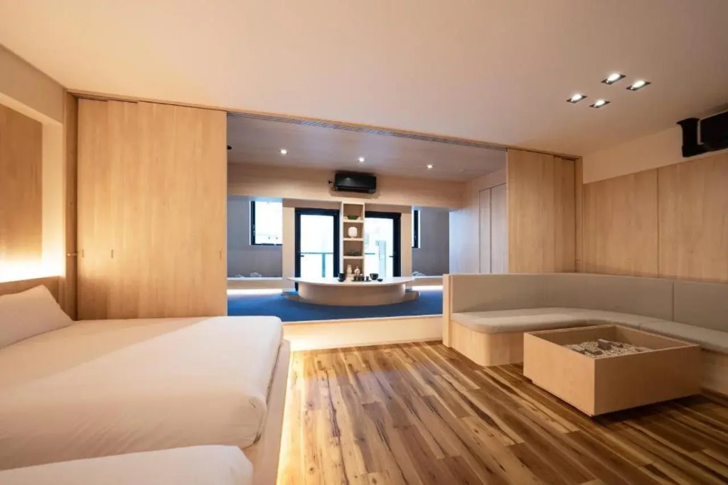 UH Suite Namba Station
