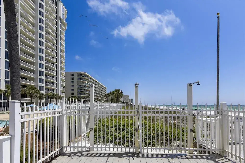 Silver Beach 1605e 2 Bedroom Condo