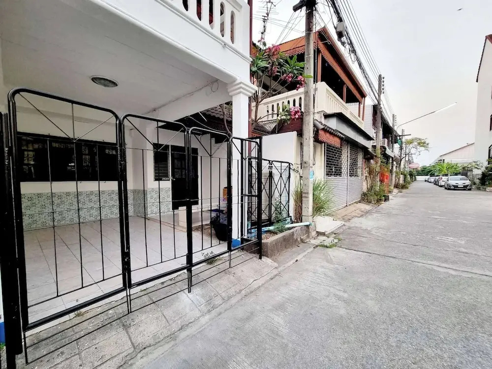 Chiang Mai Oasis 2-bedroom Home With Private Entrance & Modern Amenities