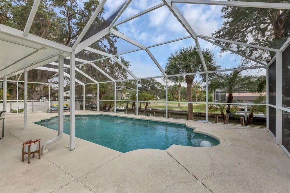 Pcr9170 - Englewood 2 Bedroom Canalfront Pool Cottage