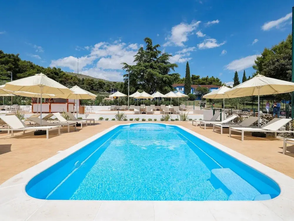 Apartments Medena in Seget Donji Trogir With Pools