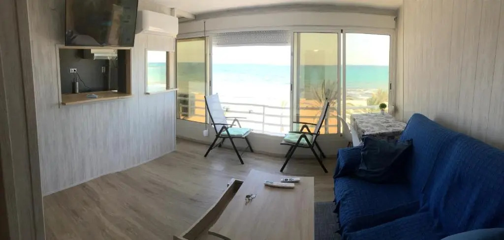 Frente al mar, a 10 metros de la playa, vistas increíbles del mar, reformado 2021 !!!