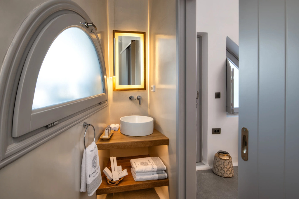 Eteoro Suites