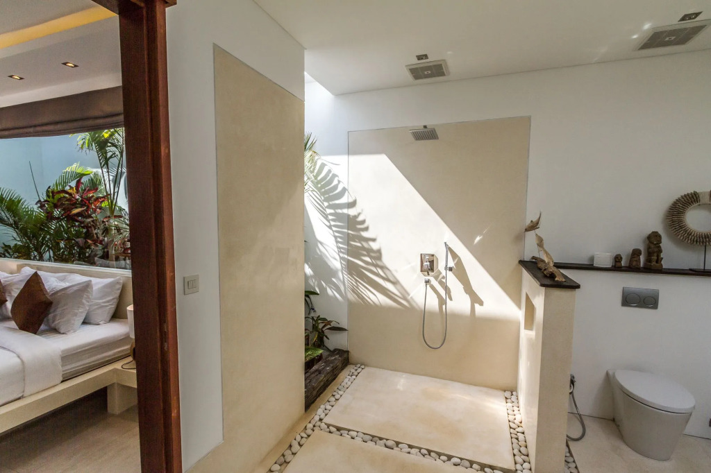 Villa Tira - Elegant 3BR in Central Seminyak