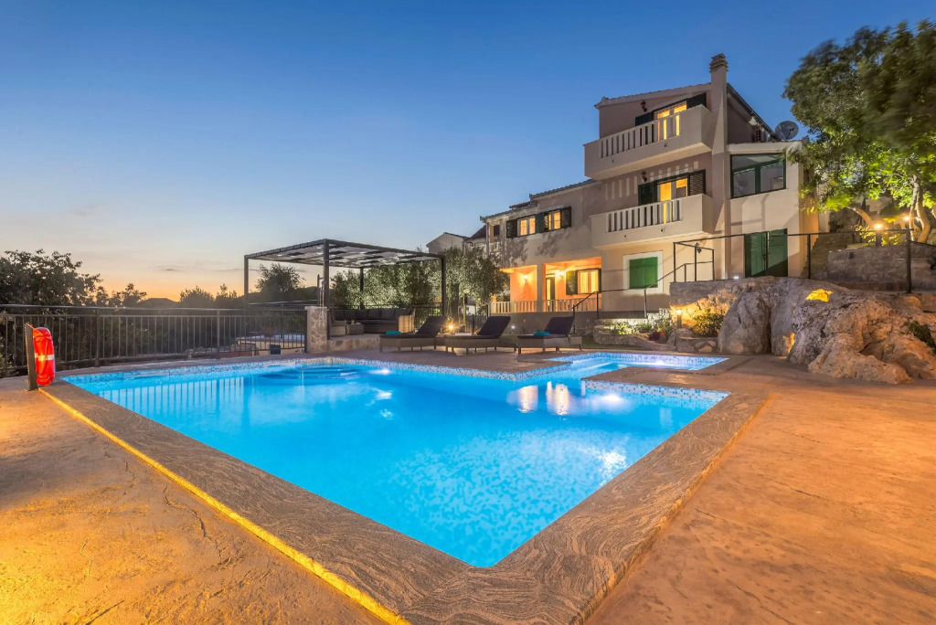 Villa Boulder